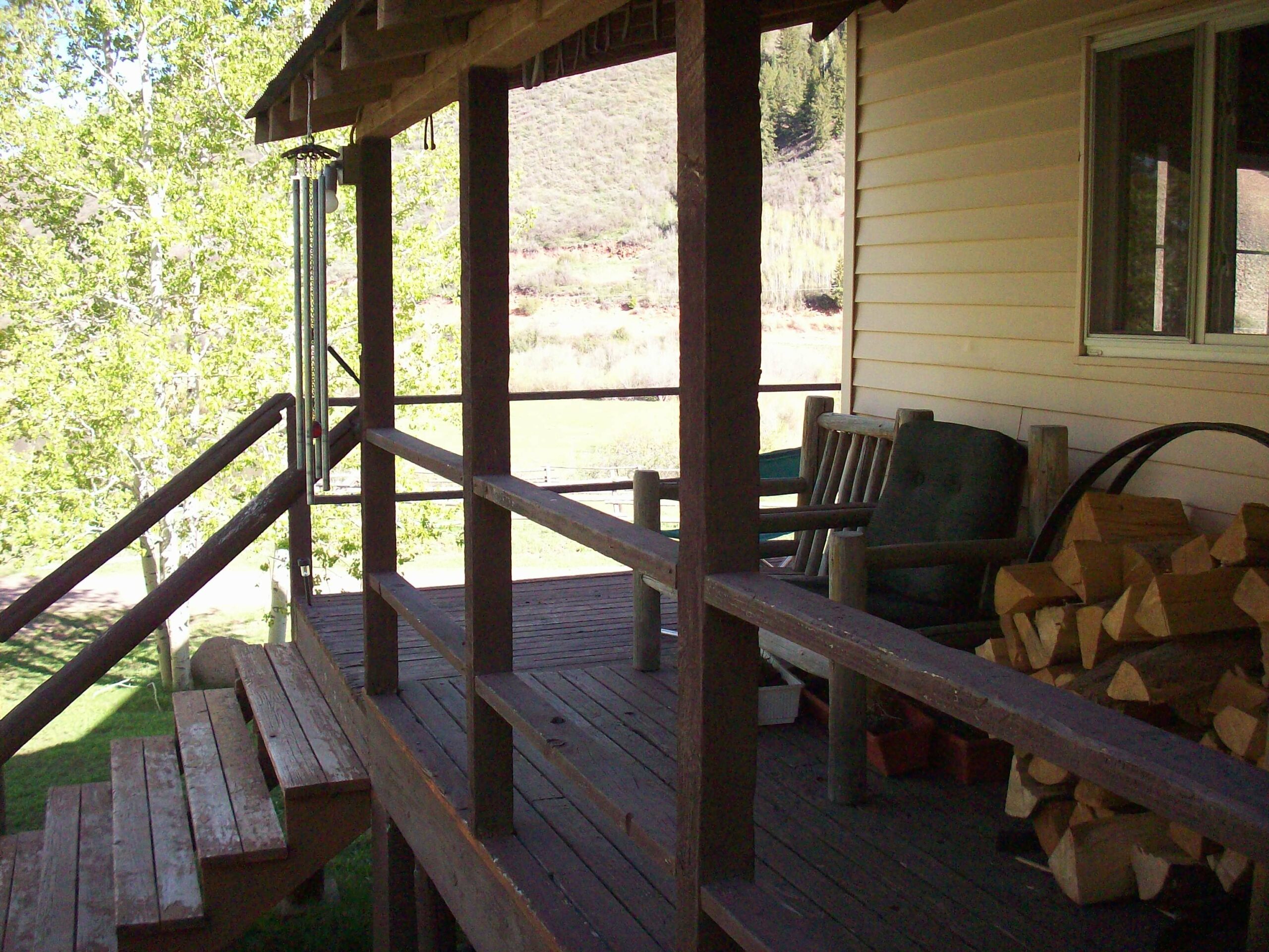 The Cabin at Welder Ranch and Outfitters on the Porch