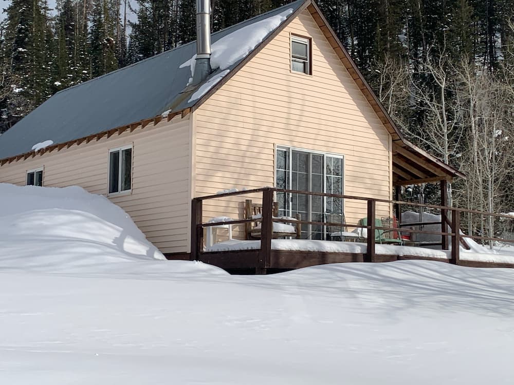 Welder Ranch and Outfitters Cabin in Winter